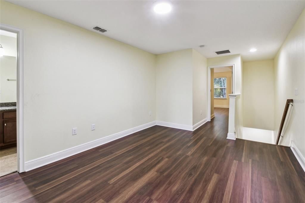 For Sale: $345,000 (3 beds, 2 baths, 1716 Square Feet)