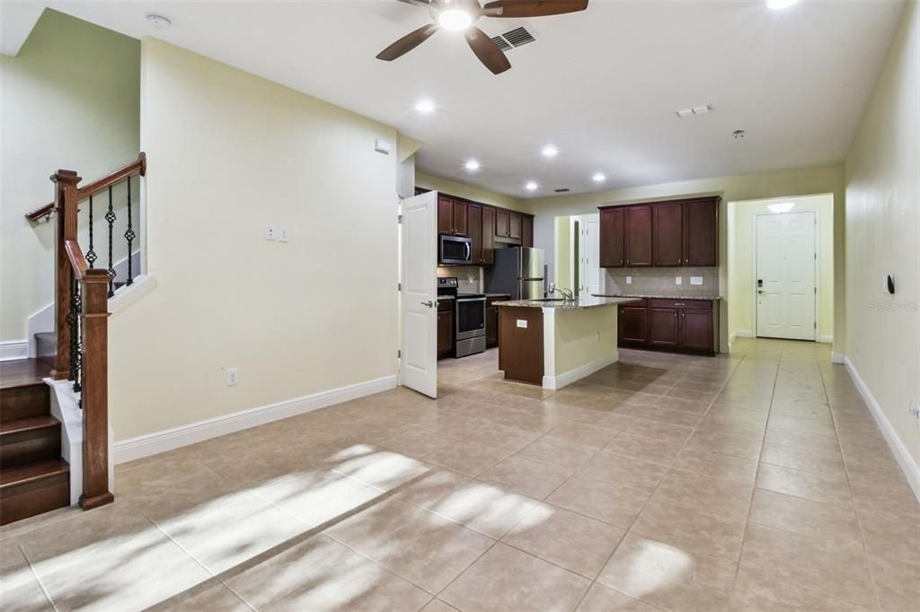 For Sale: $345,000 (3 beds, 2 baths, 1716 Square Feet)