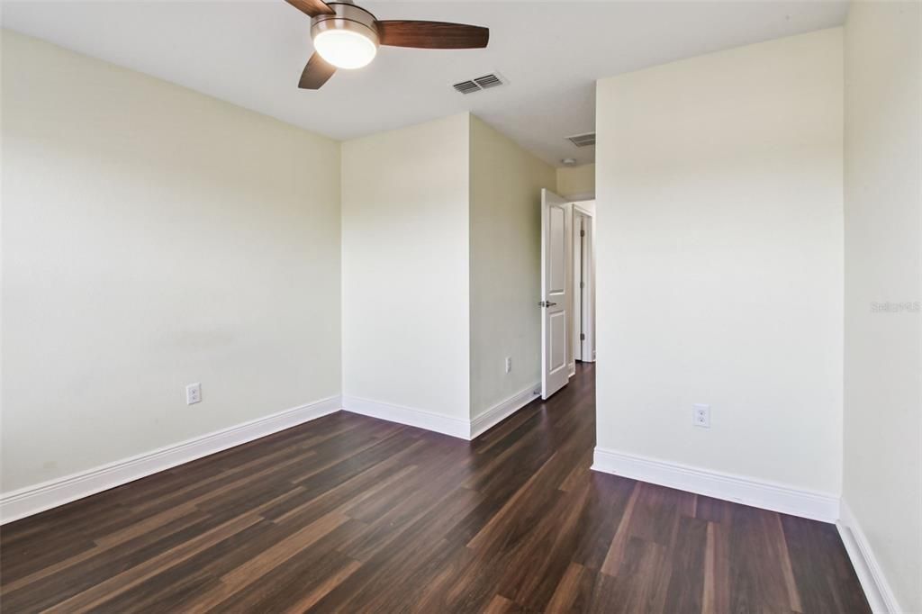 For Sale: $345,000 (3 beds, 2 baths, 1716 Square Feet)