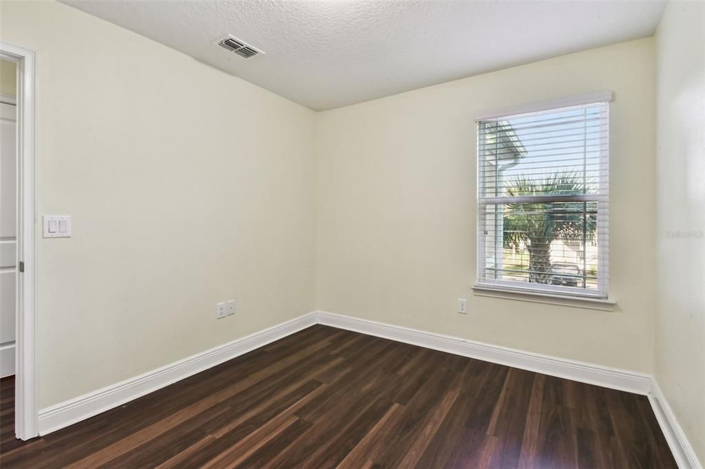 For Sale: $345,000 (3 beds, 2 baths, 1716 Square Feet)