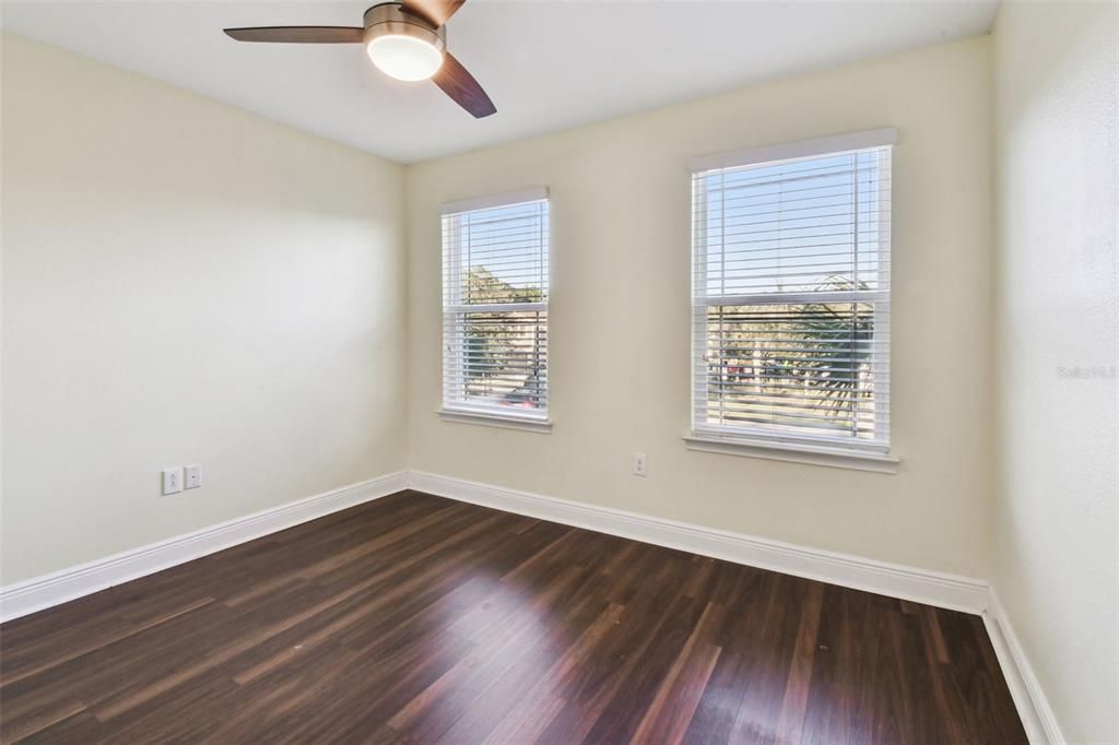 For Sale: $345,000 (3 beds, 2 baths, 1716 Square Feet)