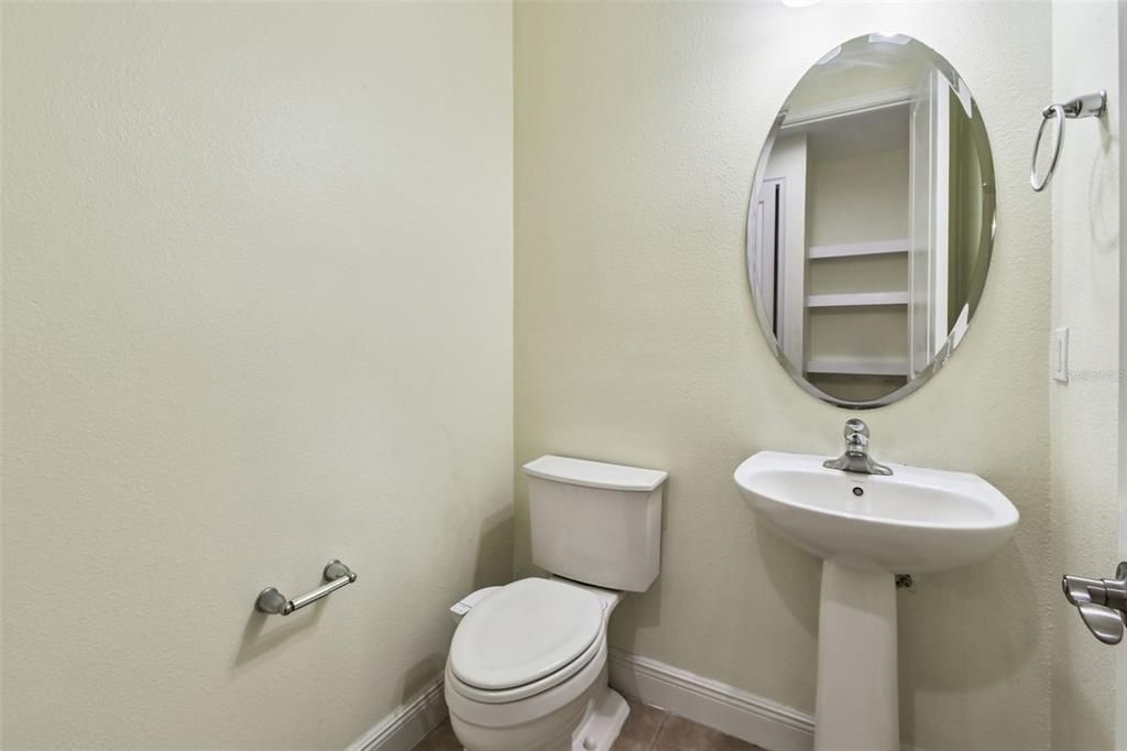 For Sale: $345,000 (3 beds, 2 baths, 1716 Square Feet)