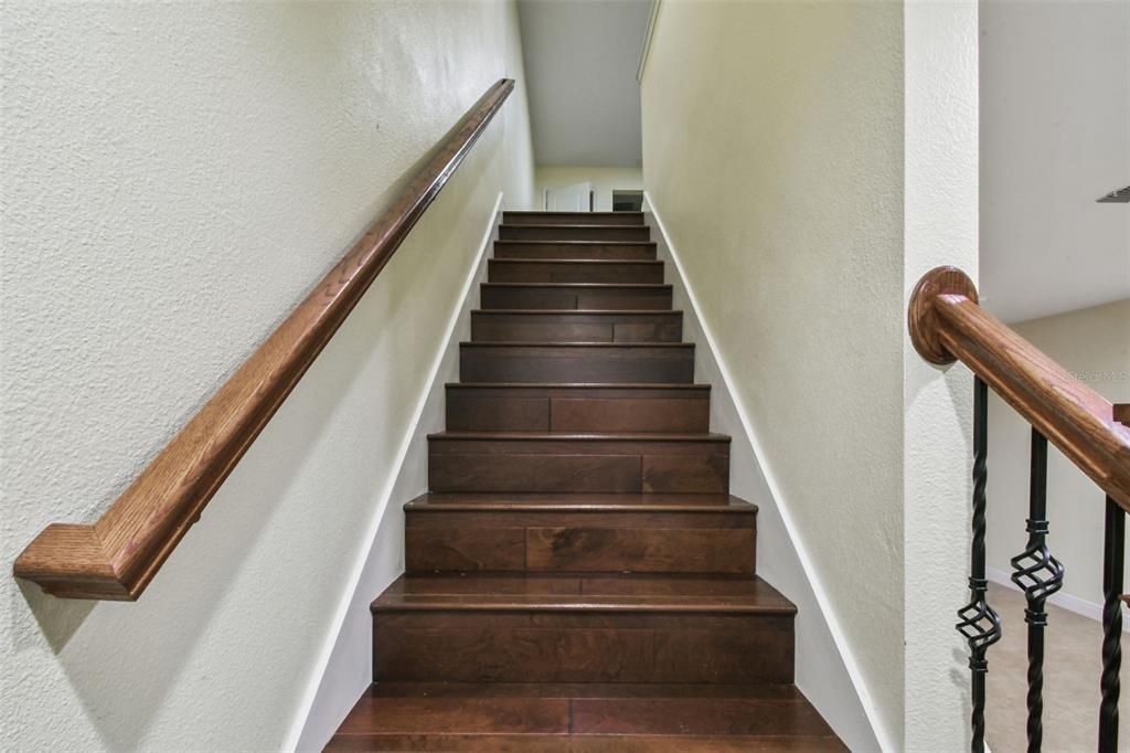 For Sale: $345,000 (3 beds, 2 baths, 1716 Square Feet)