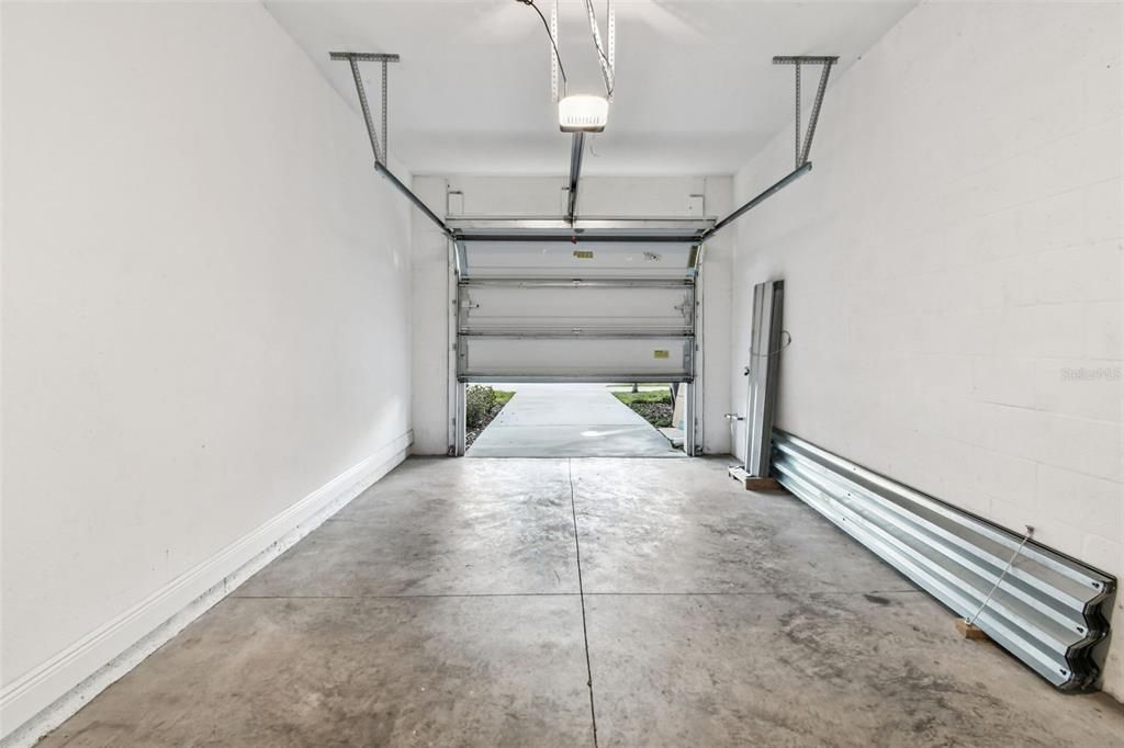 For Sale: $345,000 (3 beds, 2 baths, 1716 Square Feet)