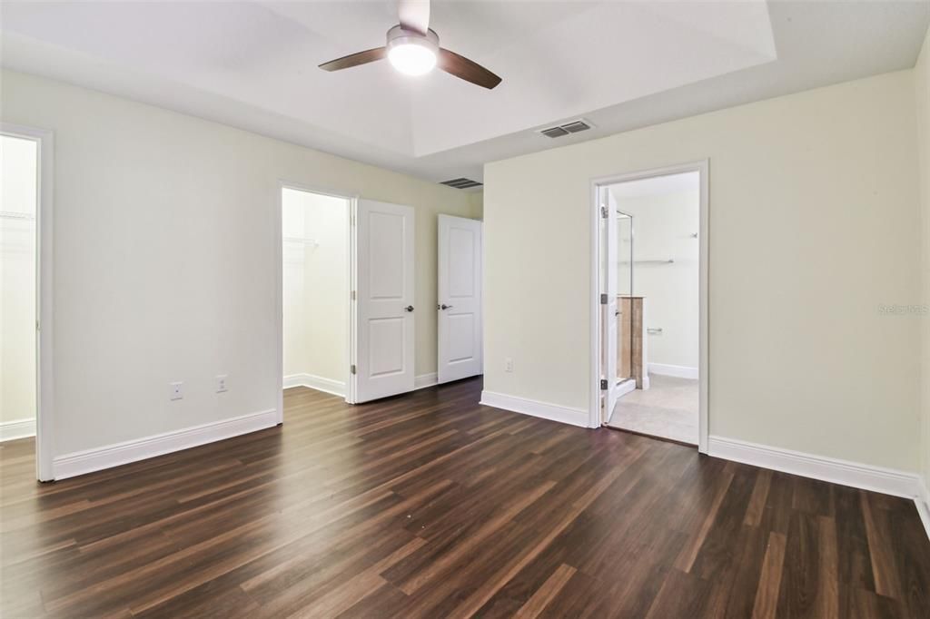 For Sale: $345,000 (3 beds, 2 baths, 1716 Square Feet)