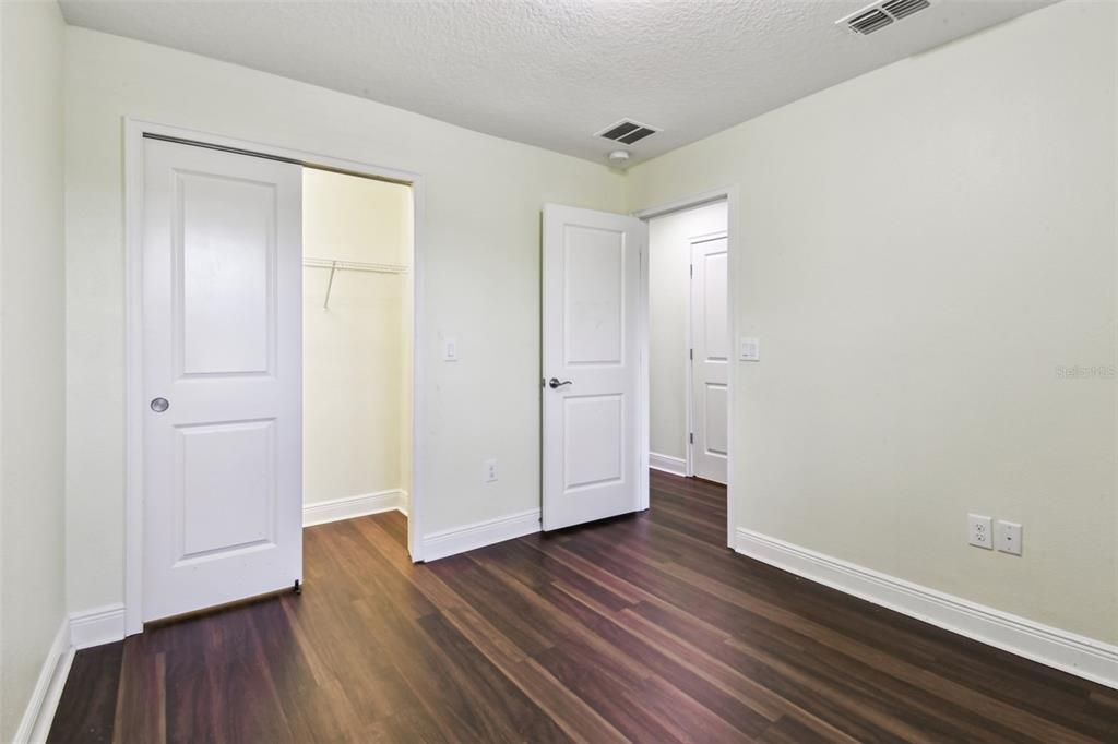 For Sale: $345,000 (3 beds, 2 baths, 1716 Square Feet)