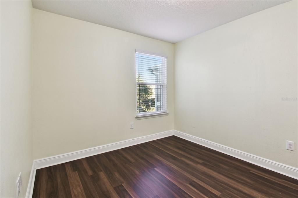 For Sale: $345,000 (3 beds, 2 baths, 1716 Square Feet)