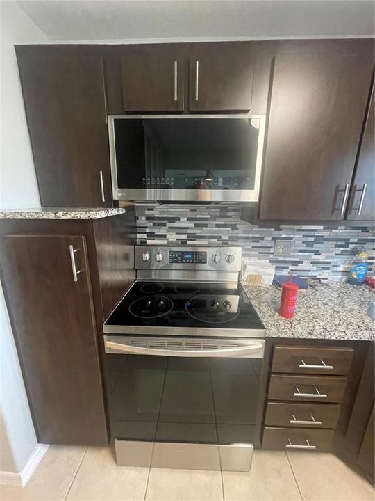 For Rent: $1,895 (2 beds, 2 baths, 1055 Square Feet)