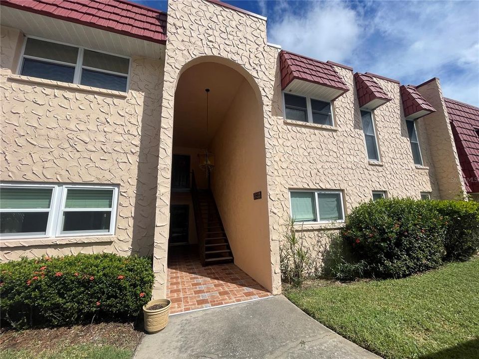 For Rent: $1,895 (2 beds, 2 baths, 1055 Square Feet)