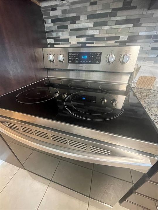 For Rent: $1,895 (2 beds, 2 baths, 1055 Square Feet)