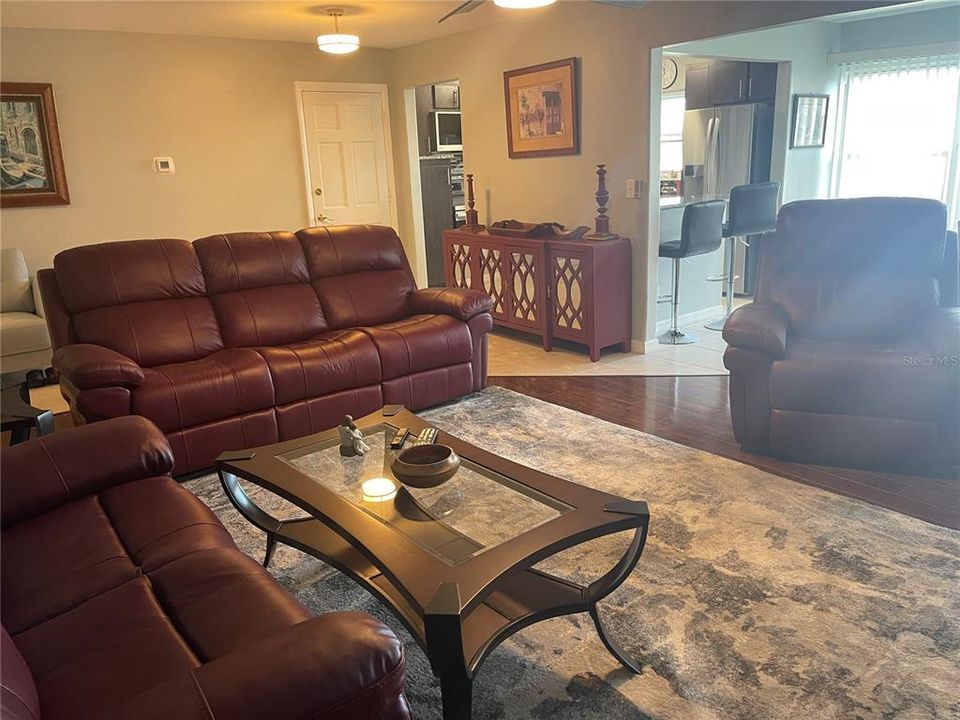 For Rent: $1,895 (2 beds, 2 baths, 1055 Square Feet)