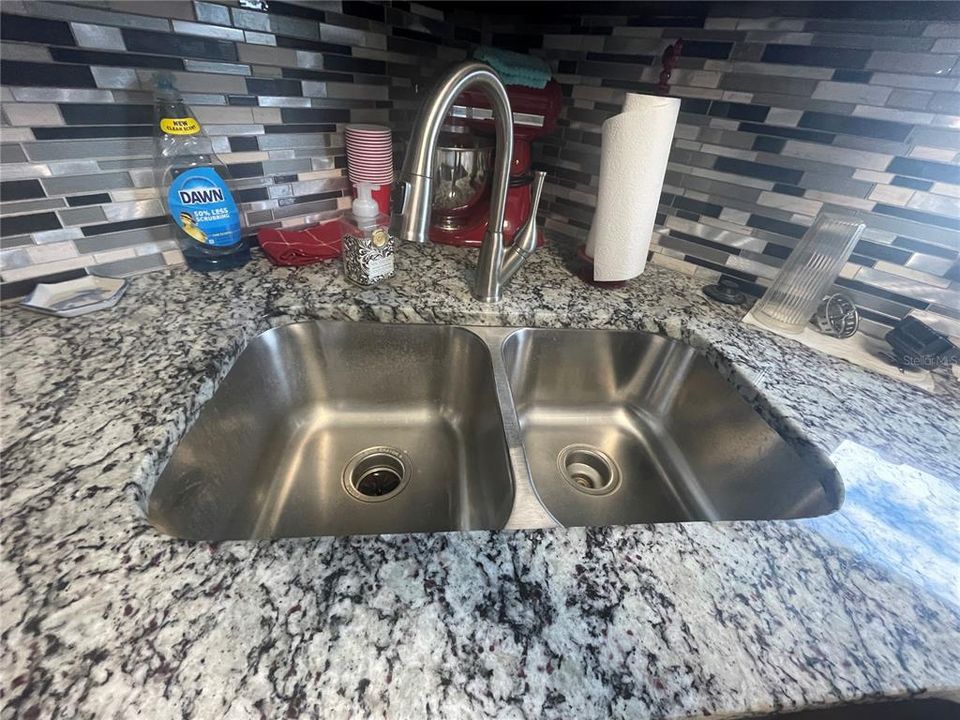 For Rent: $1,895 (2 beds, 2 baths, 1055 Square Feet)