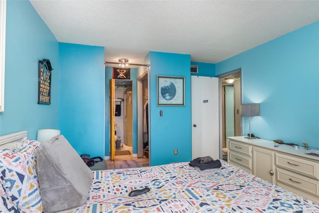 For Sale: $170,000 (2 beds, 2 baths, 970 Square Feet)