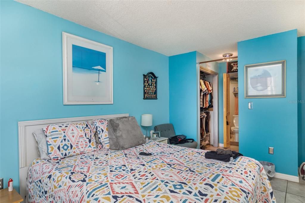 For Sale: $170,000 (2 beds, 2 baths, 970 Square Feet)