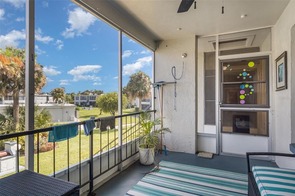 For Sale: $170,000 (2 beds, 2 baths, 970 Square Feet)