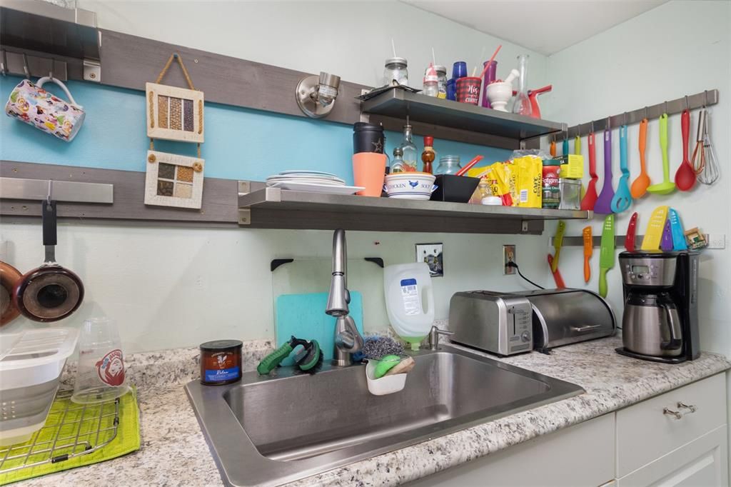 For Sale: $170,000 (2 beds, 2 baths, 970 Square Feet)