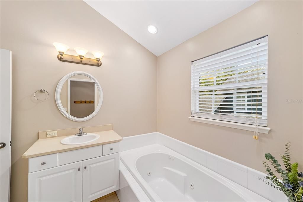 En Venta: $519,999 (3 camas, 2 baños, 1892 Pies cuadrados)