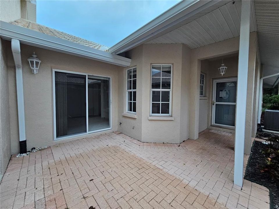 For Sale: $276,250 (2 beds, 2 baths, 1373 Square Feet)