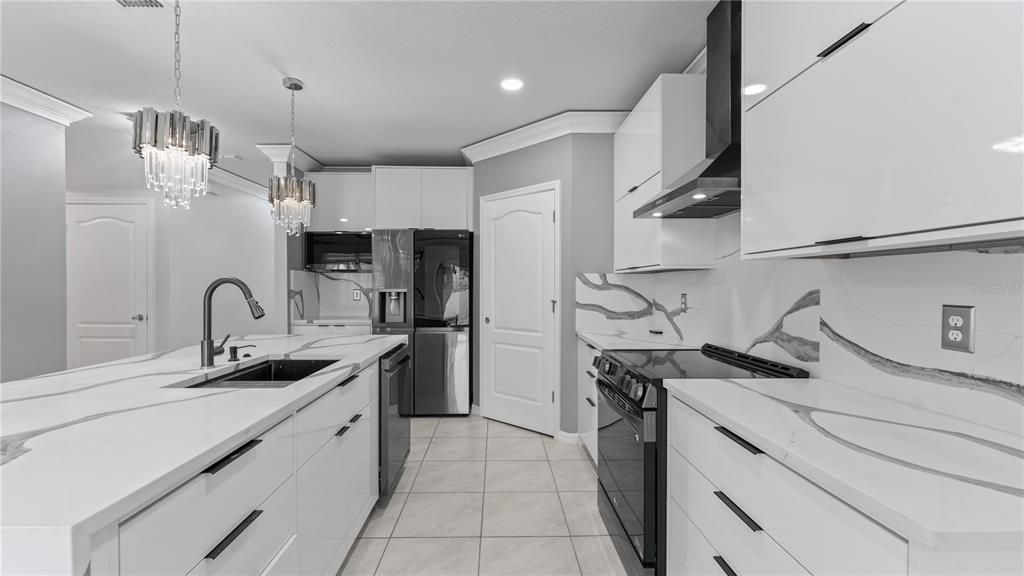 For Rent: $2,700 (5 beds, 3 baths, 2841 Square Feet)