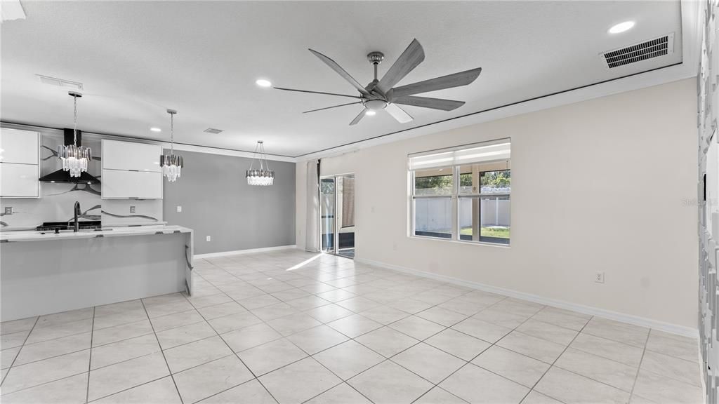 For Rent: $2,700 (5 beds, 3 baths, 2841 Square Feet)