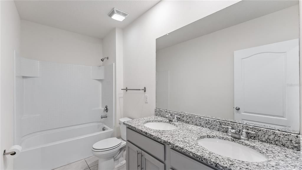 For Rent: $2,700 (5 beds, 3 baths, 2841 Square Feet)