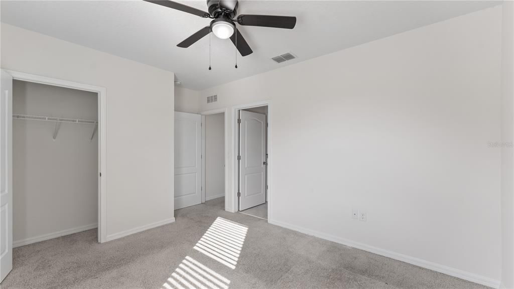 For Rent: $2,700 (5 beds, 3 baths, 2841 Square Feet)