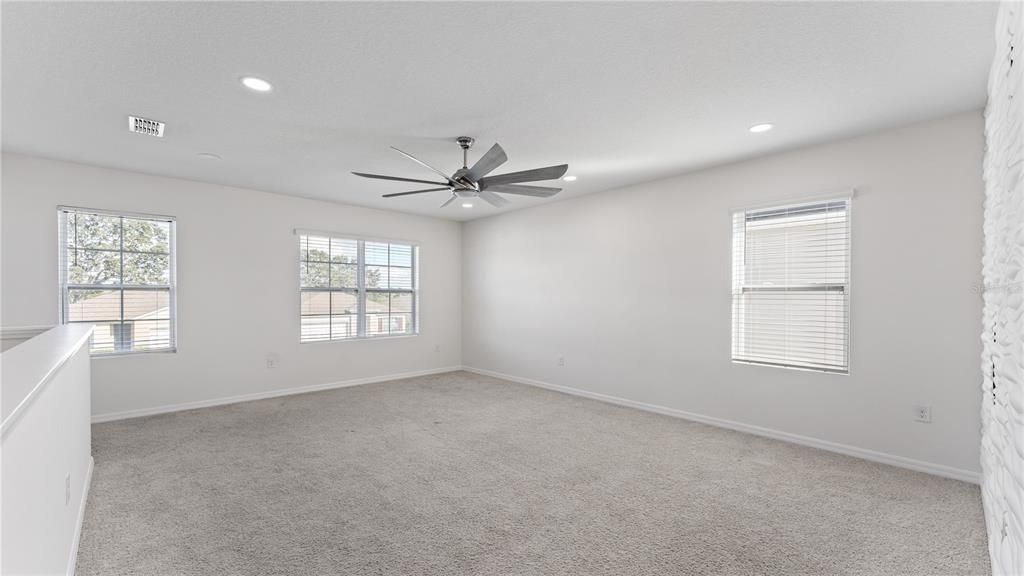 For Rent: $2,700 (5 beds, 3 baths, 2841 Square Feet)