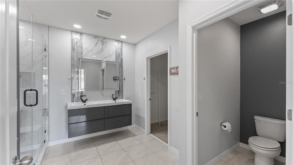 For Rent: $2,700 (5 beds, 3 baths, 2841 Square Feet)