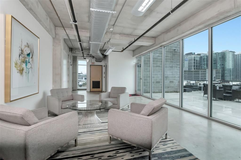 Active With Contract: $350,000 (1 beds, 1 baths, 1107 Square Feet)