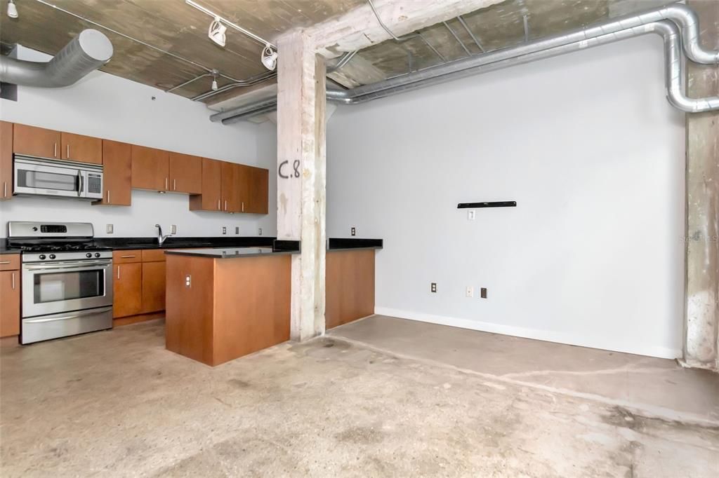 Active With Contract: $350,000 (1 beds, 1 baths, 1107 Square Feet)