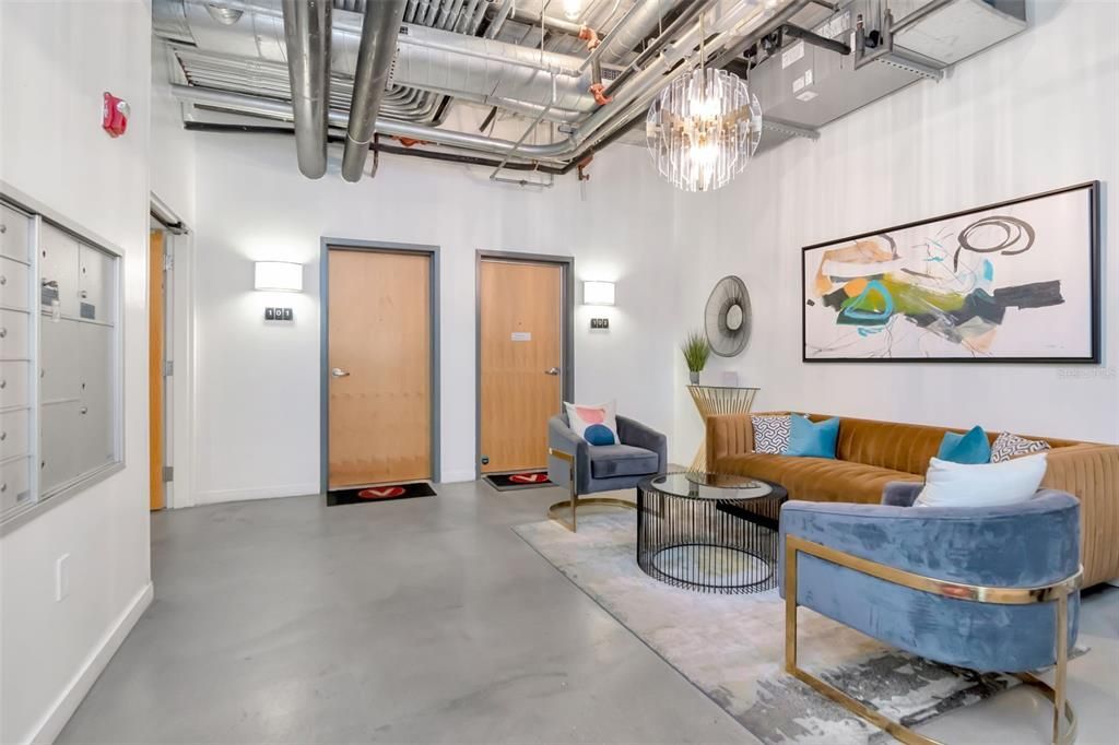 Active With Contract: $350,000 (1 beds, 1 baths, 1107 Square Feet)