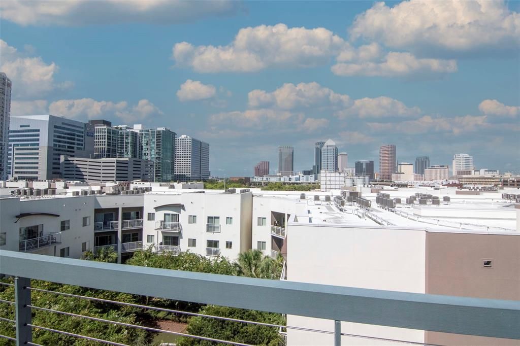 Active With Contract: $350,000 (1 beds, 1 baths, 1107 Square Feet)