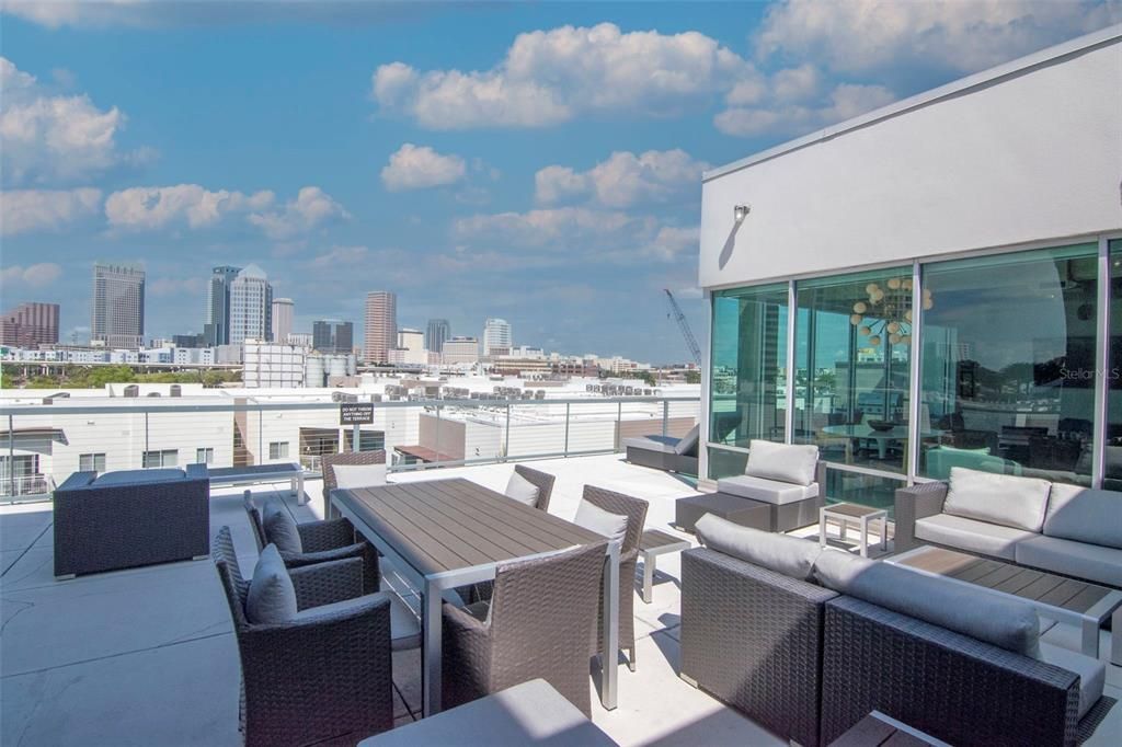 Active With Contract: $350,000 (1 beds, 1 baths, 1107 Square Feet)