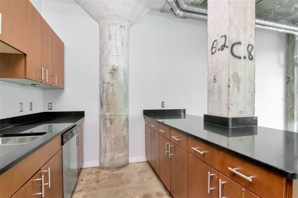 Active With Contract: $350,000 (1 beds, 1 baths, 1107 Square Feet)