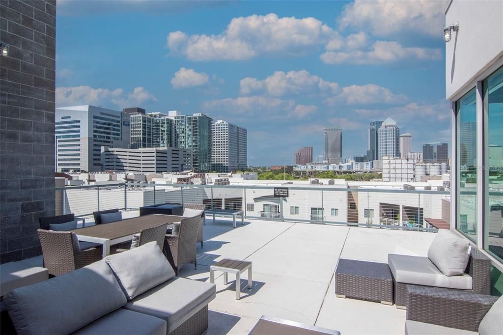 Active With Contract: $350,000 (1 beds, 1 baths, 1107 Square Feet)