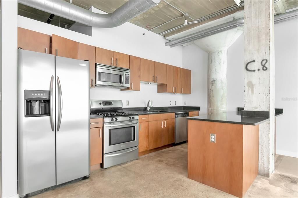 Active With Contract: $350,000 (1 beds, 1 baths, 1107 Square Feet)