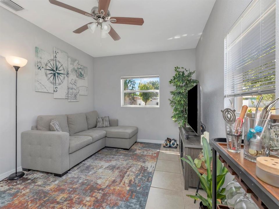 Active With Contract: $435,000 (3 beds, 2 baths, 1484 Square Feet)
