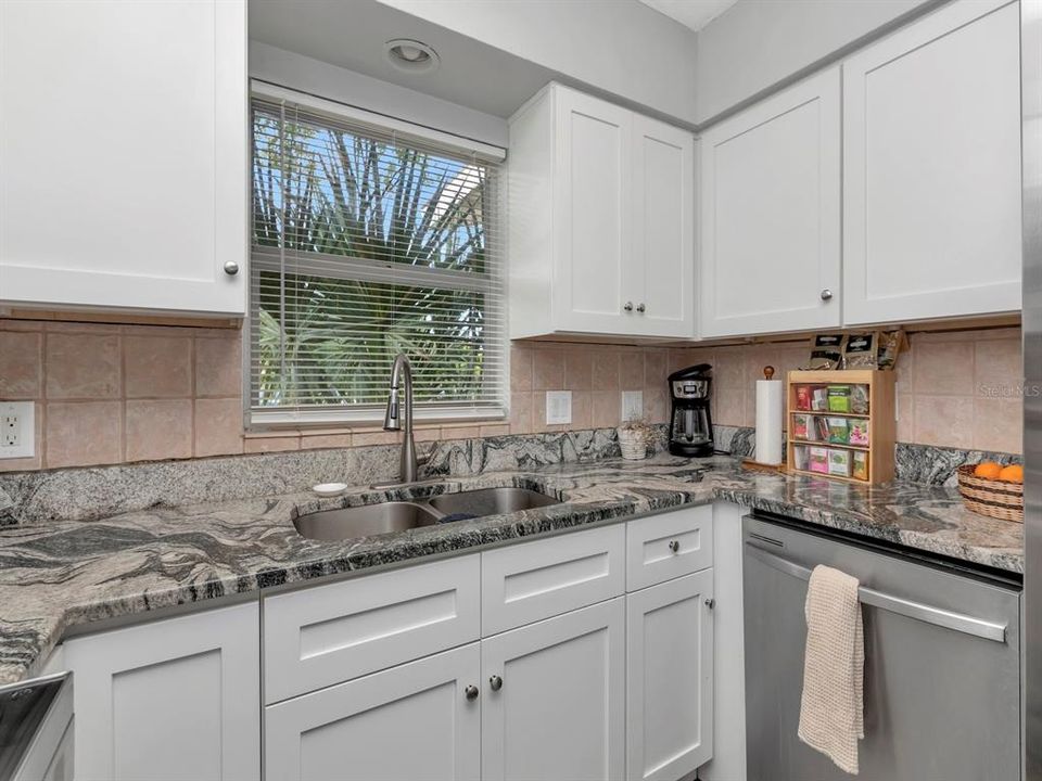 Active With Contract: $435,000 (3 beds, 2 baths, 1484 Square Feet)