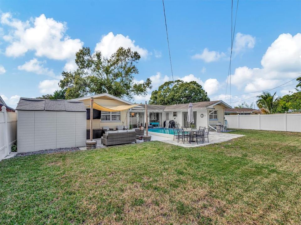 Active With Contract: $435,000 (3 beds, 2 baths, 1484 Square Feet)