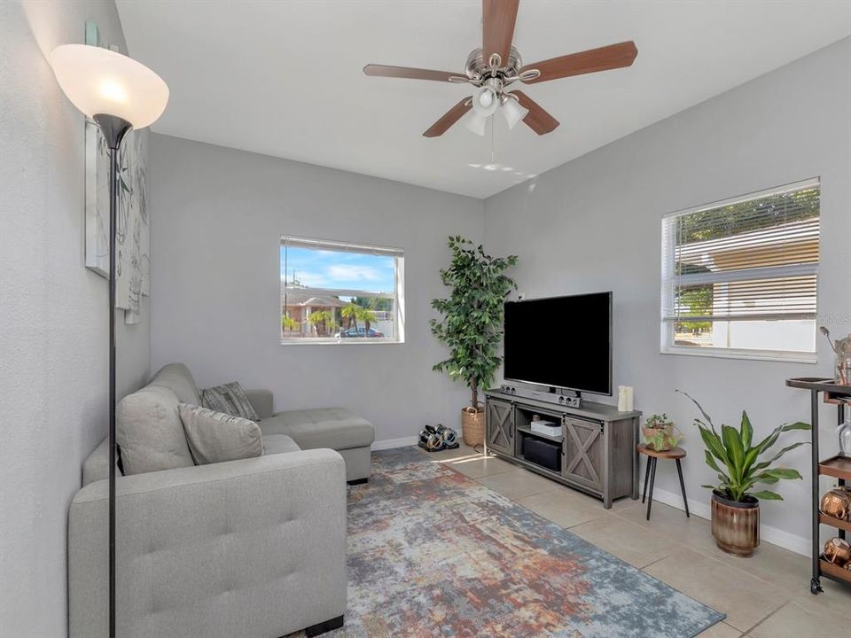 Active With Contract: $435,000 (3 beds, 2 baths, 1484 Square Feet)