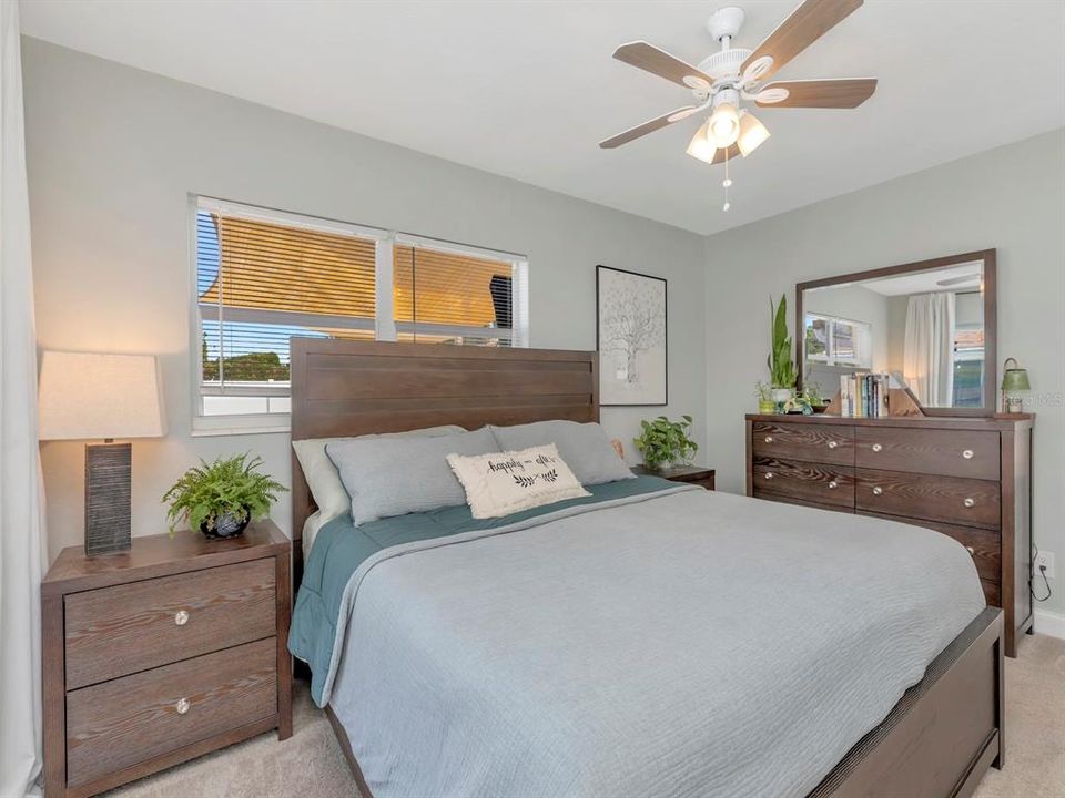 Active With Contract: $435,000 (3 beds, 2 baths, 1484 Square Feet)