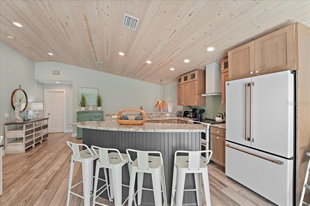 For Sale: $3,895,000 (3 beds, 3 baths, 2263 Square Feet)