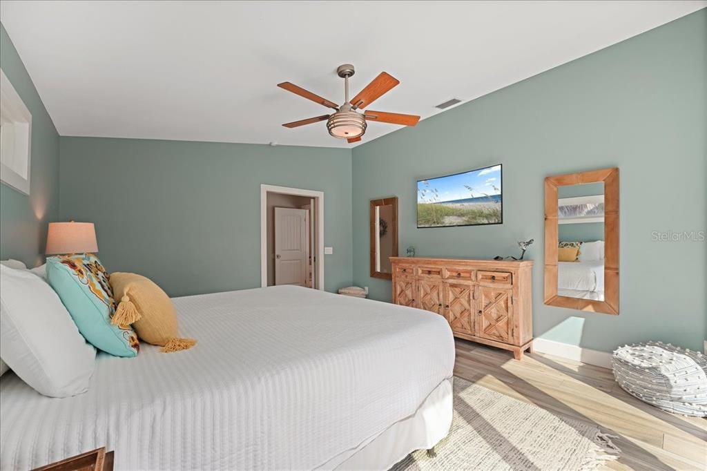 For Sale: $3,895,000 (3 beds, 3 baths, 2263 Square Feet)