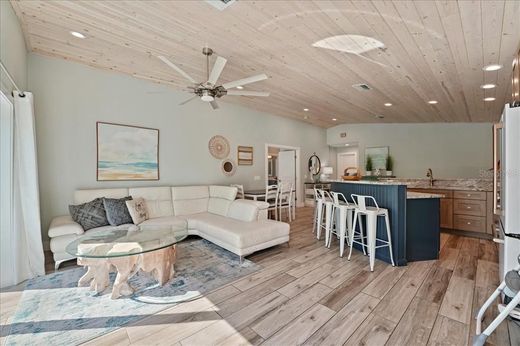 For Sale: $3,895,000 (3 beds, 3 baths, 2263 Square Feet)