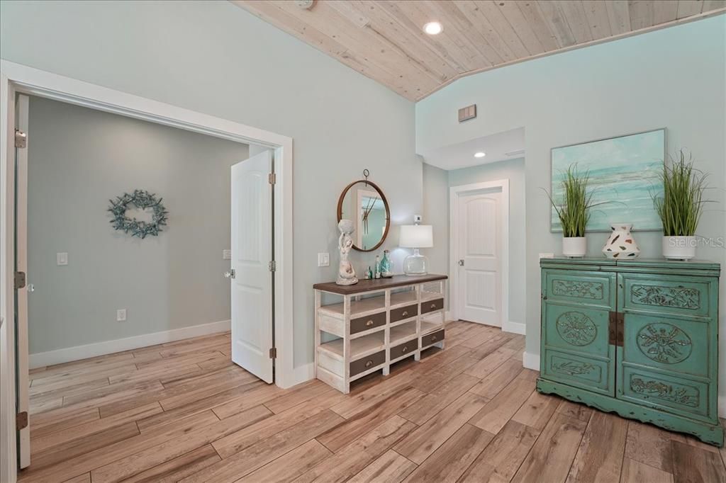 For Sale: $3,895,000 (3 beds, 3 baths, 2263 Square Feet)