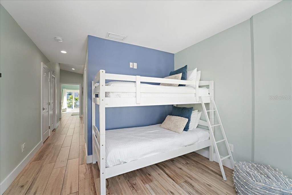 For Sale: $3,895,000 (3 beds, 3 baths, 2263 Square Feet)