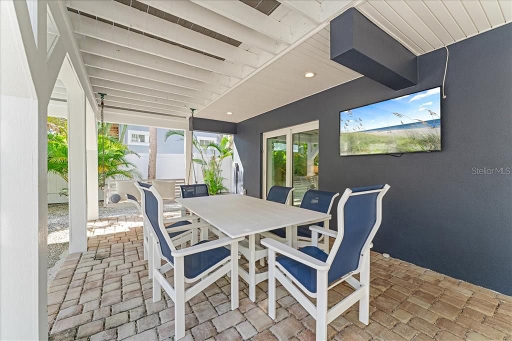 For Sale: $3,895,000 (3 beds, 3 baths, 2263 Square Feet)