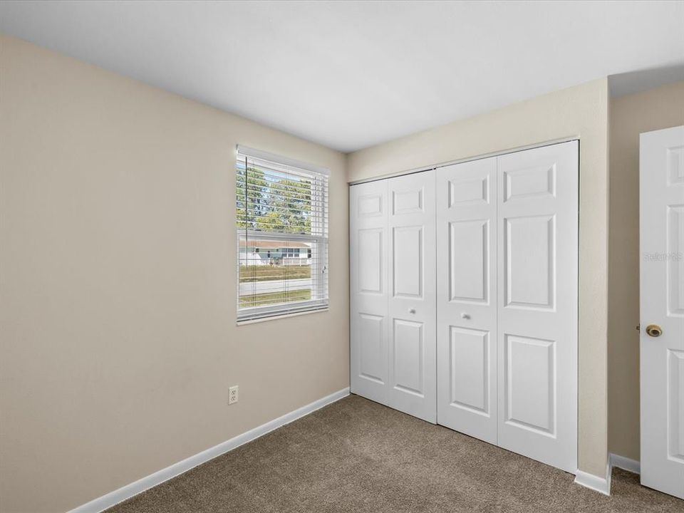 Active With Contract: $215,000 (3 beds, 1 baths, 1044 Square Feet)