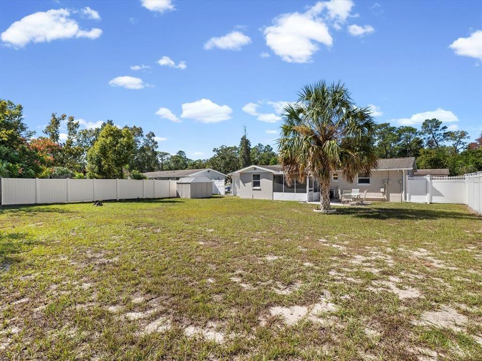 Active With Contract: $215,000 (3 beds, 1 baths, 1044 Square Feet)