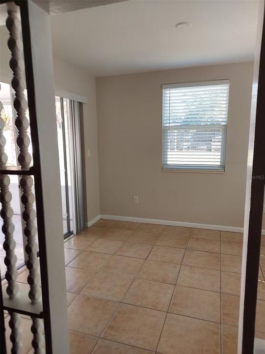 Active With Contract: $215,000 (3 beds, 1 baths, 1044 Square Feet)